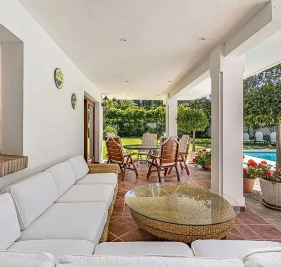 Long-term rent of detached villa in Costalita