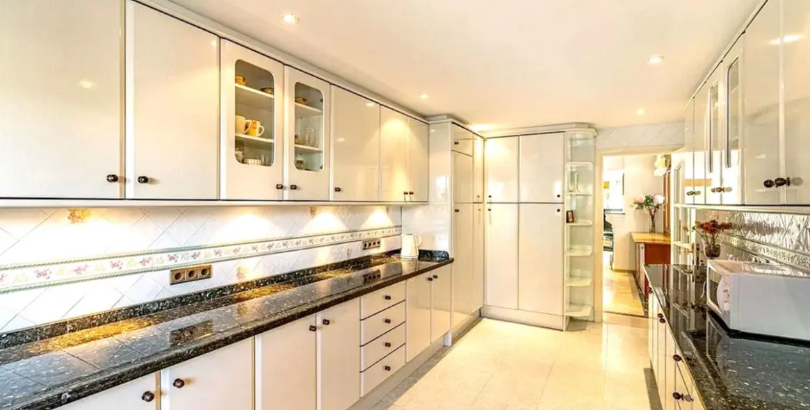 Long-term rent of detached villa in Costalita 8