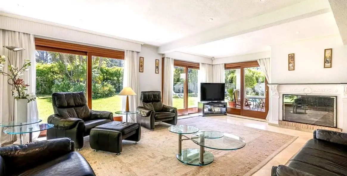 Long-term rent of detached villa in Costalita 9