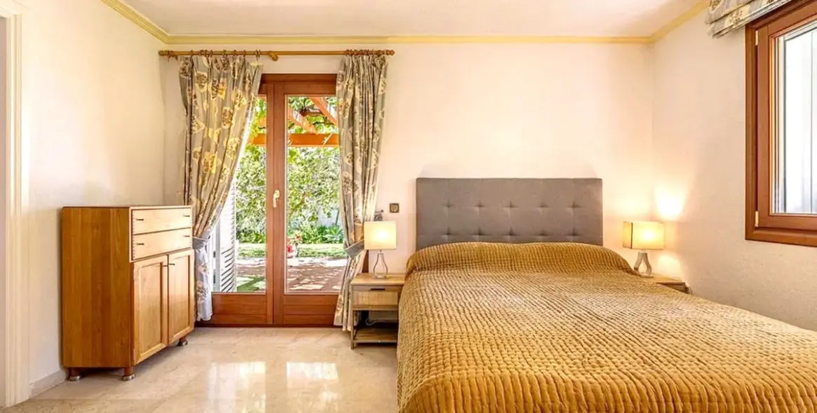 Long-term rent of detached villa in Costalita 12