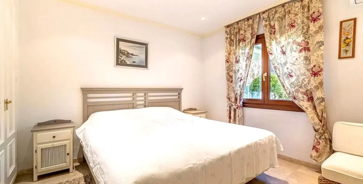 Long-term rent of detached villa in Costalita 14