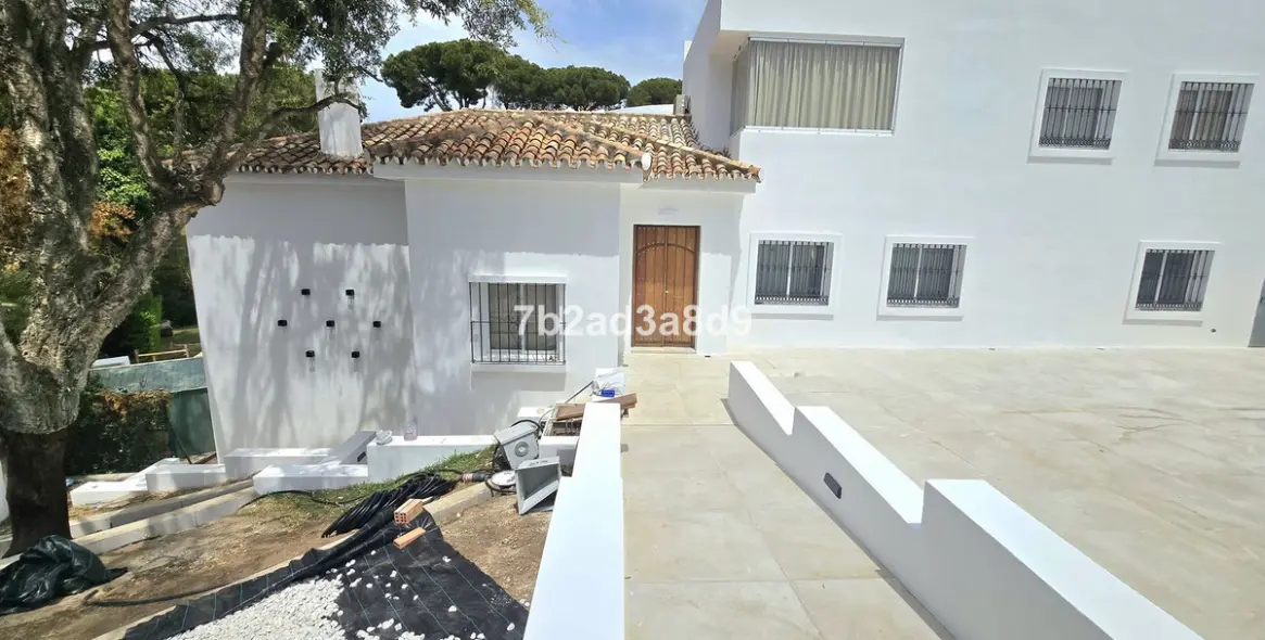 Long-term rent of detached villa in Elviria 2