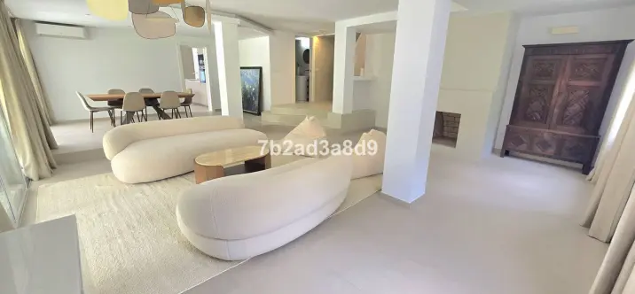 Long-term rent of detached villa in Elviria 4