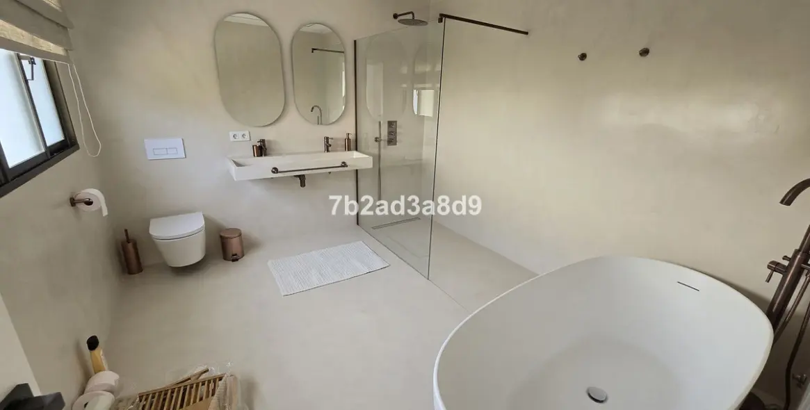 Long-term rent of detached villa in Elviria 10