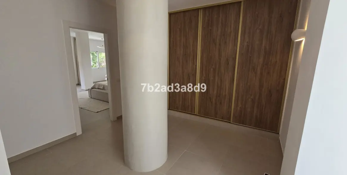 Long-term rent of detached villa in Elviria 11