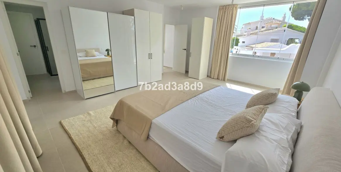 Long-term rent of detached villa in Elviria 22