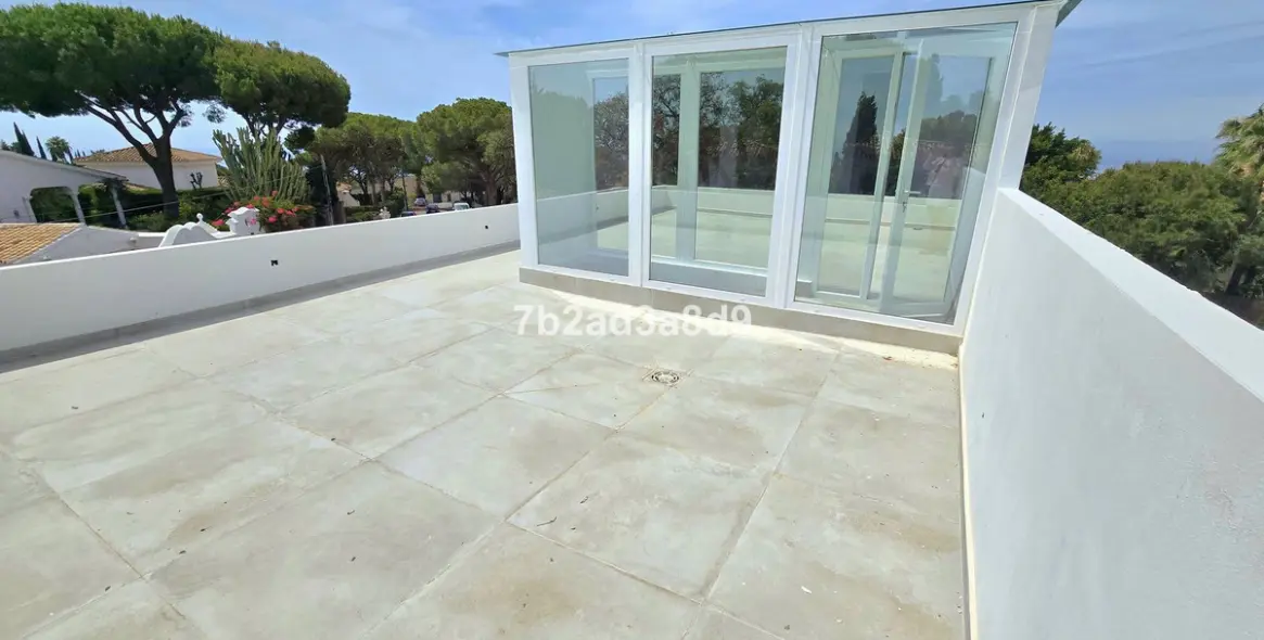 Long-term rent of detached villa in Elviria 29