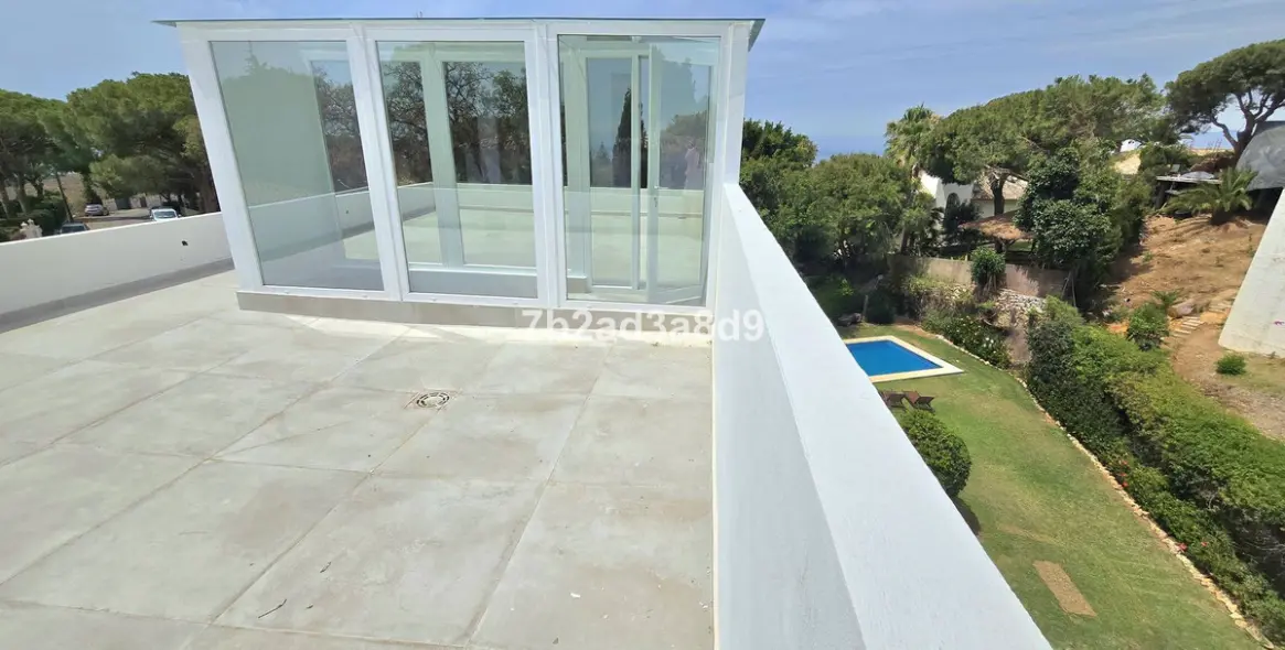 Long-term rent of detached villa in Elviria 30