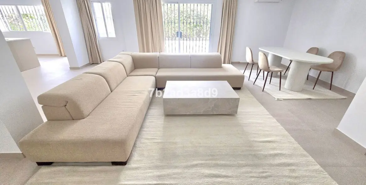 Long-term rent of detached villa in Elviria 38