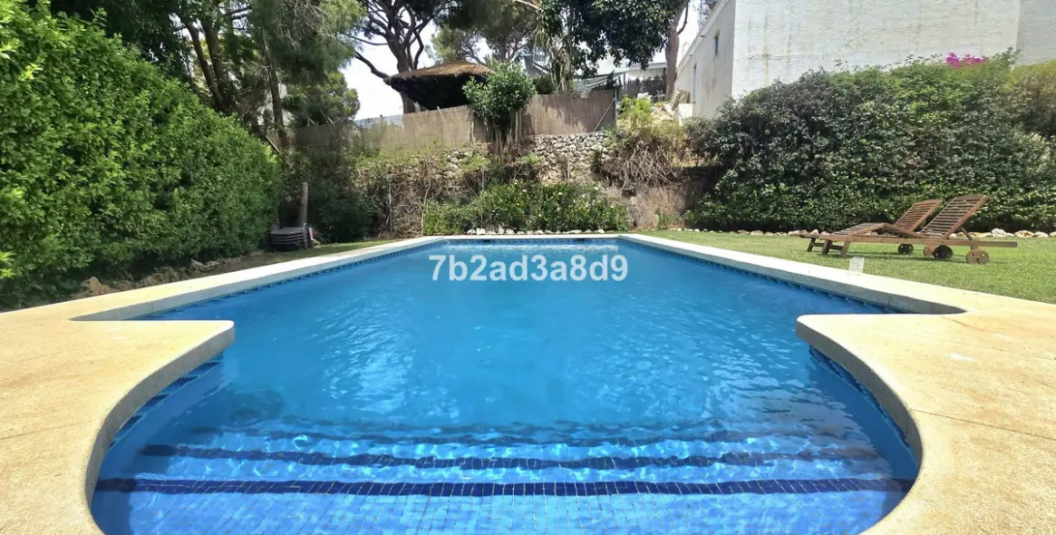 Long-term rent of detached villa in Elviria 41