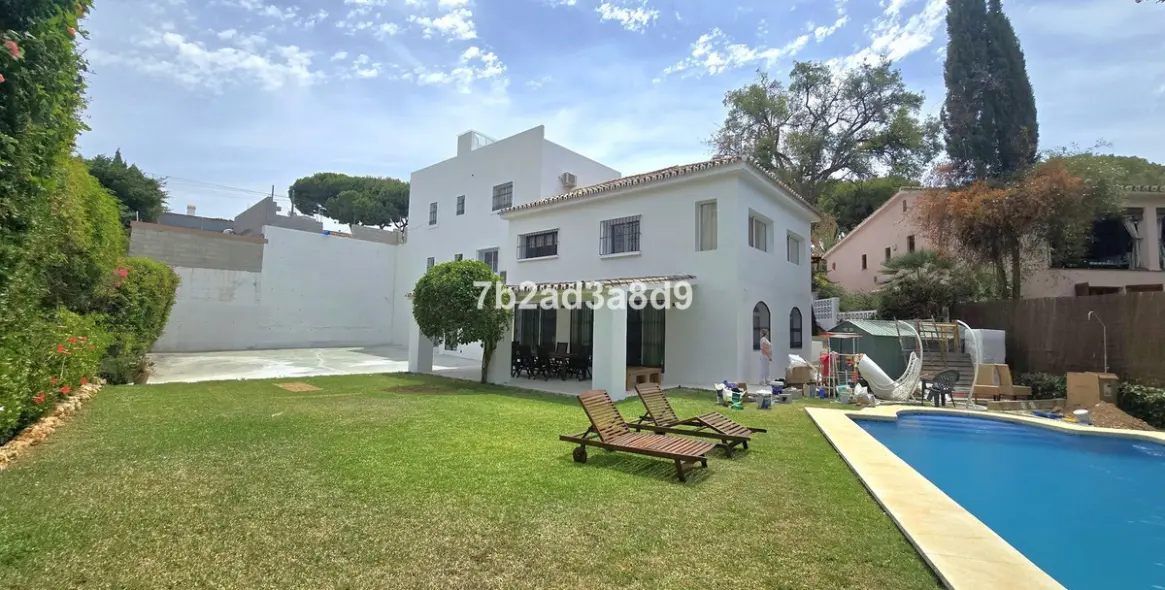 Long-term rent of detached villa in Elviria 46