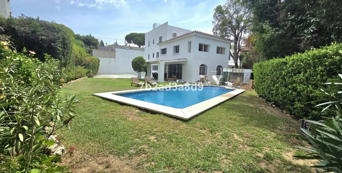 Long-term rent of detached villa in Elviria 49