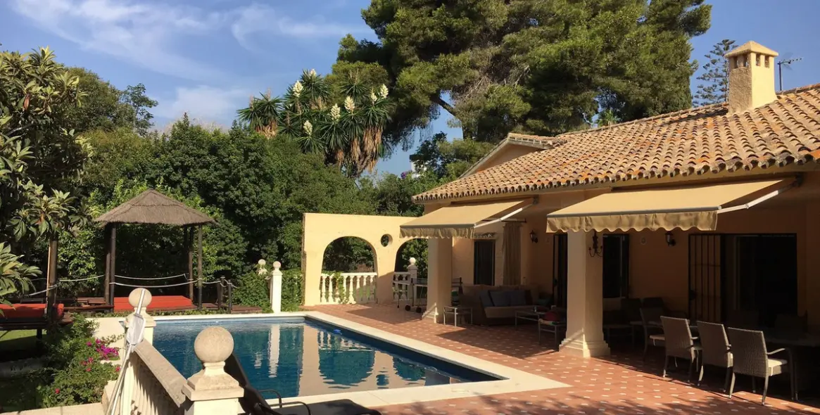 Alquiler a largo plazo de villa independiente en San Pedro de Alcántara 3