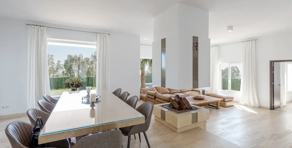 Long-term rent of detached villa in Manilva 1