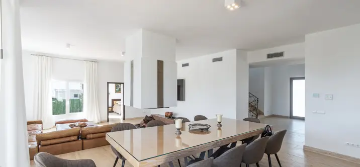 Long-term rent of detached villa in Manilva 2