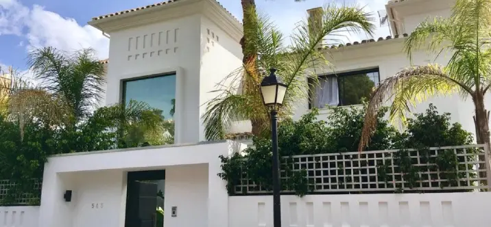 Long-term rent of detached villa in Nueva Andalucía 1