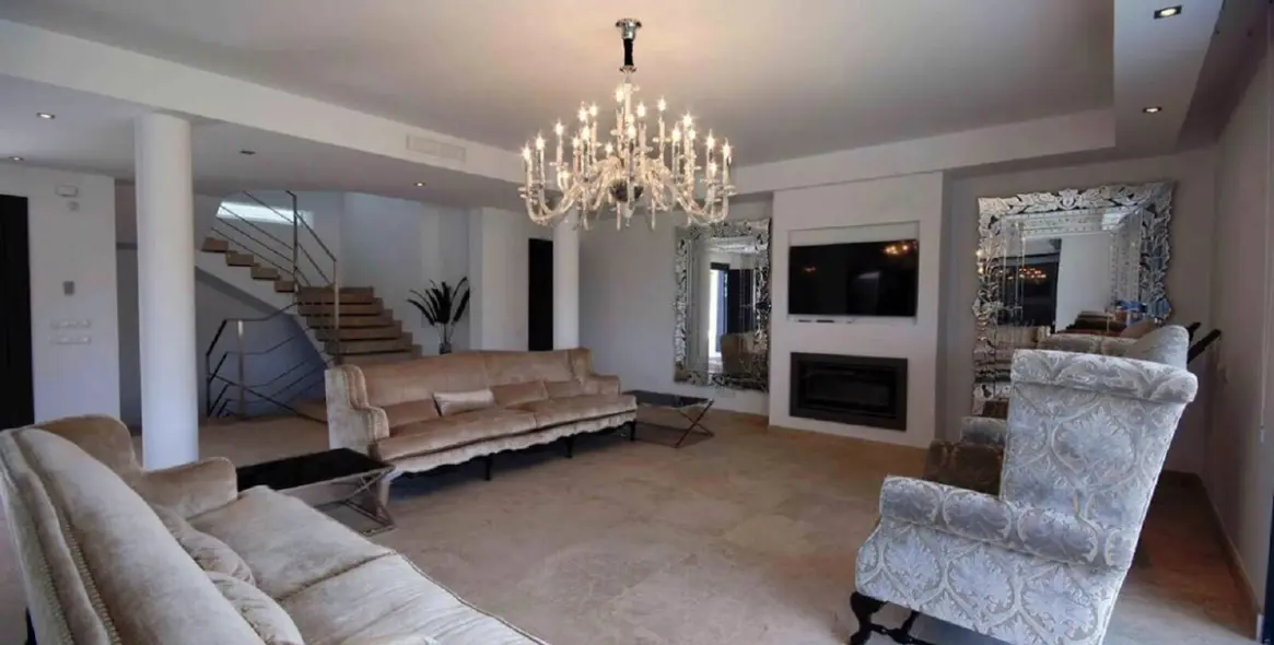 Long-term rent of detached villa in Nueva Andalucía 5