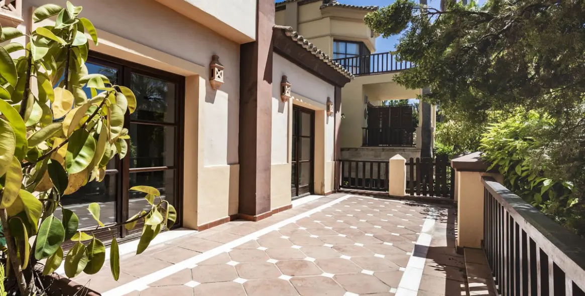 Long-term rent of detached villa in Marbella 15