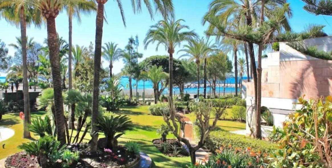 Долгосрочная аренда двухуровневых апартаментов в Puerto Banús 2