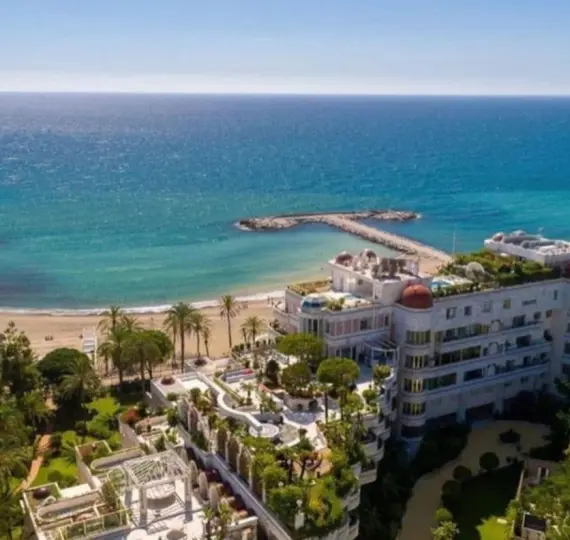 Долгосрочная аренда двухуровневых апартаментов в Puerto Banús