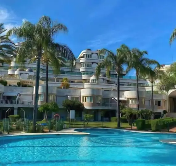 Долгосрочная аренда двухуровневых апартаментов в Puerto Banús