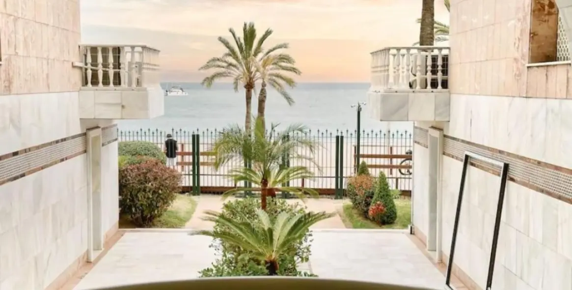 Долгосрочная аренда двухуровневых апартаментов в Puerto Banús 7