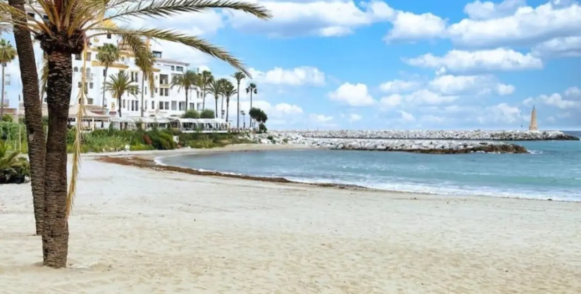 Долгосрочная аренда двухуровневых апартаментов в Puerto Banús 8