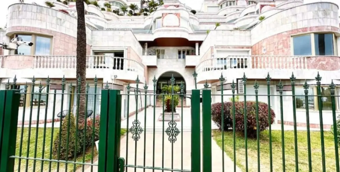 Долгосрочная аренда двухуровневых апартаментов в Puerto Banús 9