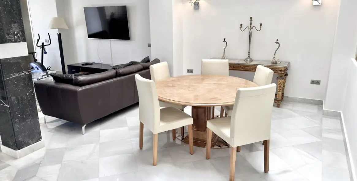 Долгосрочная аренда двухуровневых апартаментов в Puerto Banús 10