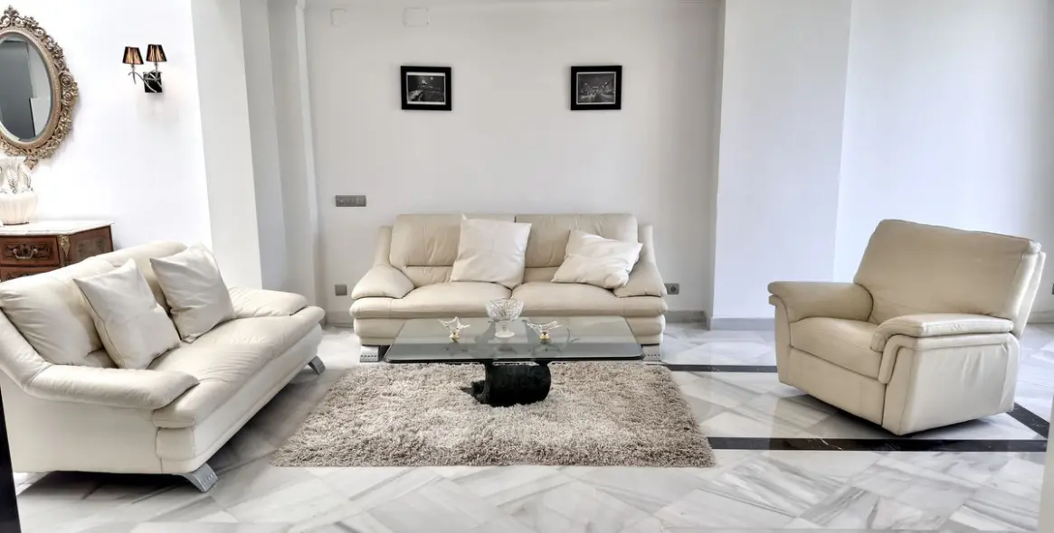 Долгосрочная аренда двухуровневых апартаментов в Puerto Banús 12