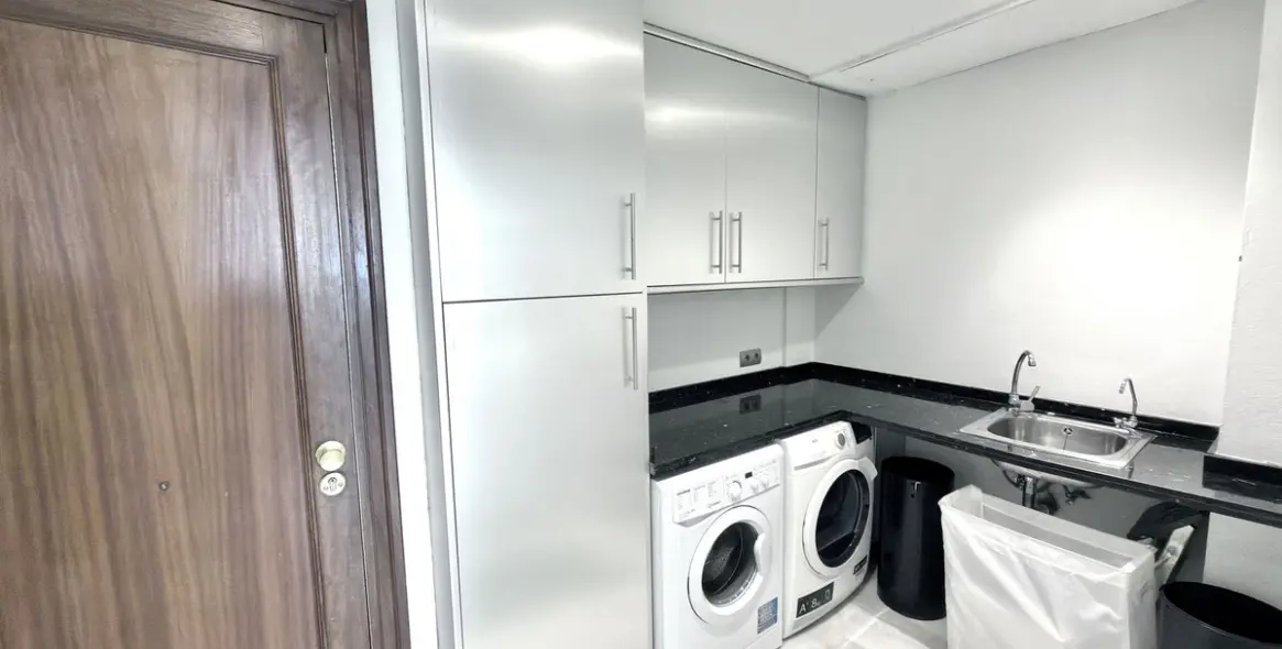 Долгосрочная аренда двухуровневых апартаментов в Puerto Banús 17