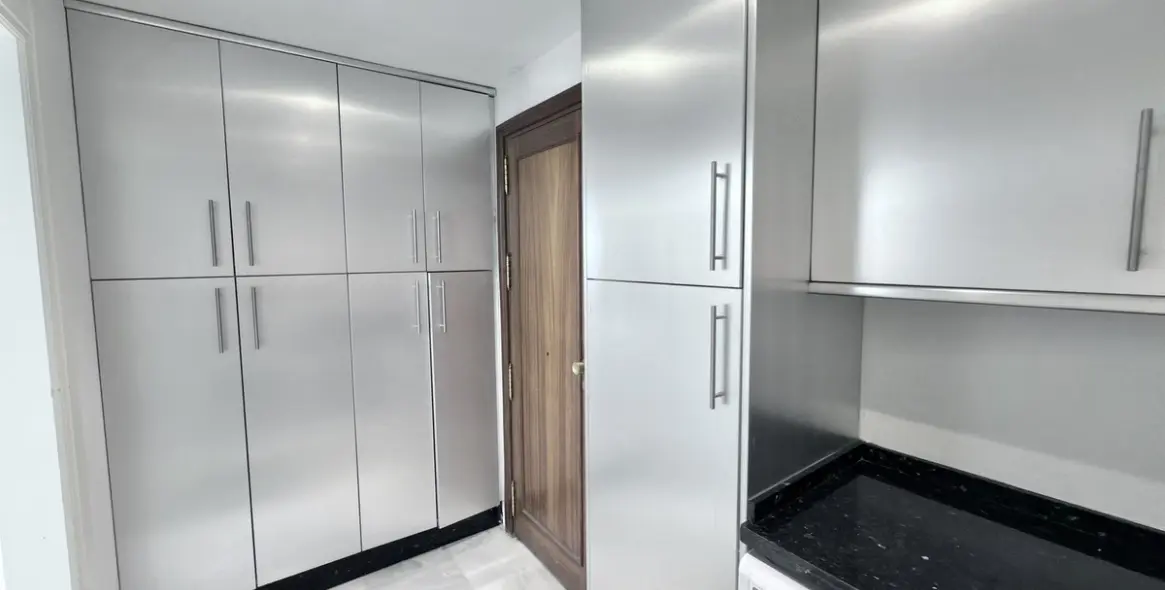 Долгосрочная аренда двухуровневых апартаментов в Puerto Banús 20