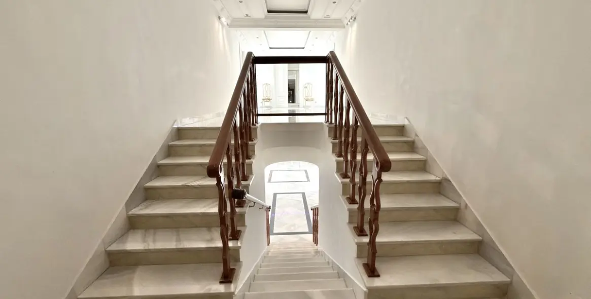 Долгосрочная аренда двухуровневых апартаментов в Puerto Banús 31