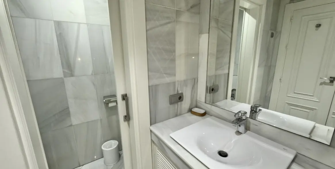 Долгосрочная аренда двухуровневых апартаментов в Puerto Banús 33