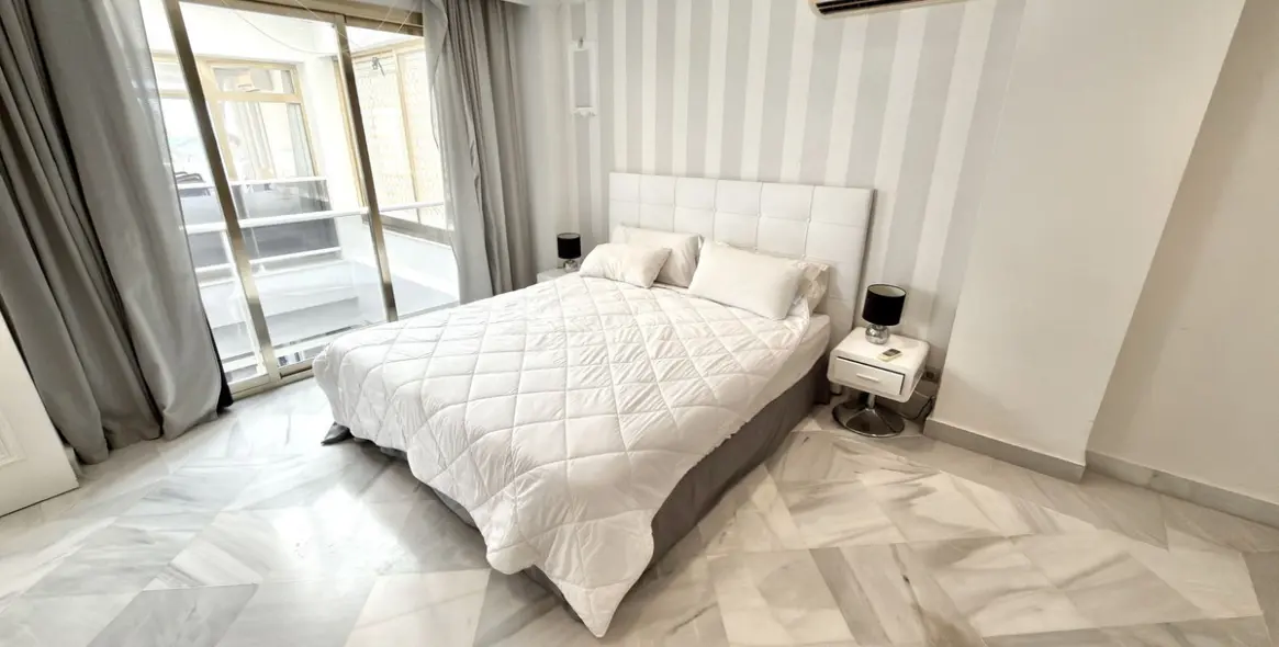 Долгосрочная аренда двухуровневых апартаментов в Puerto Banús 38