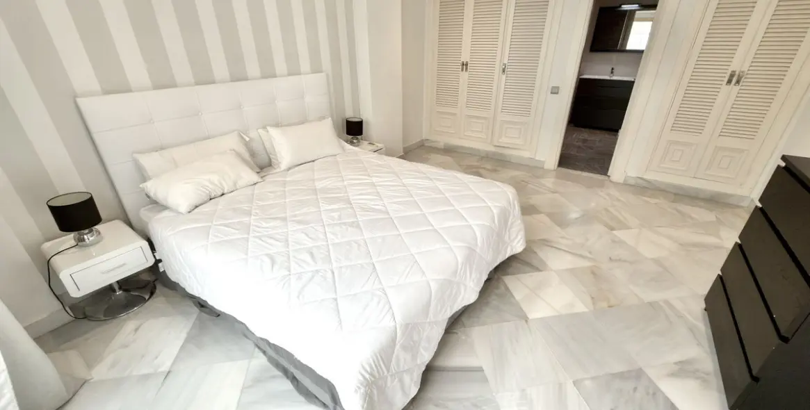 Долгосрочная аренда двухуровневых апартаментов в Puerto Banús 40