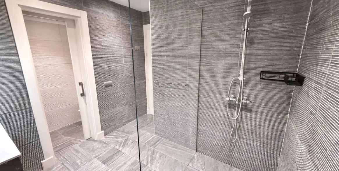 Долгосрочная аренда двухуровневых апартаментов в Puerto Banús 43