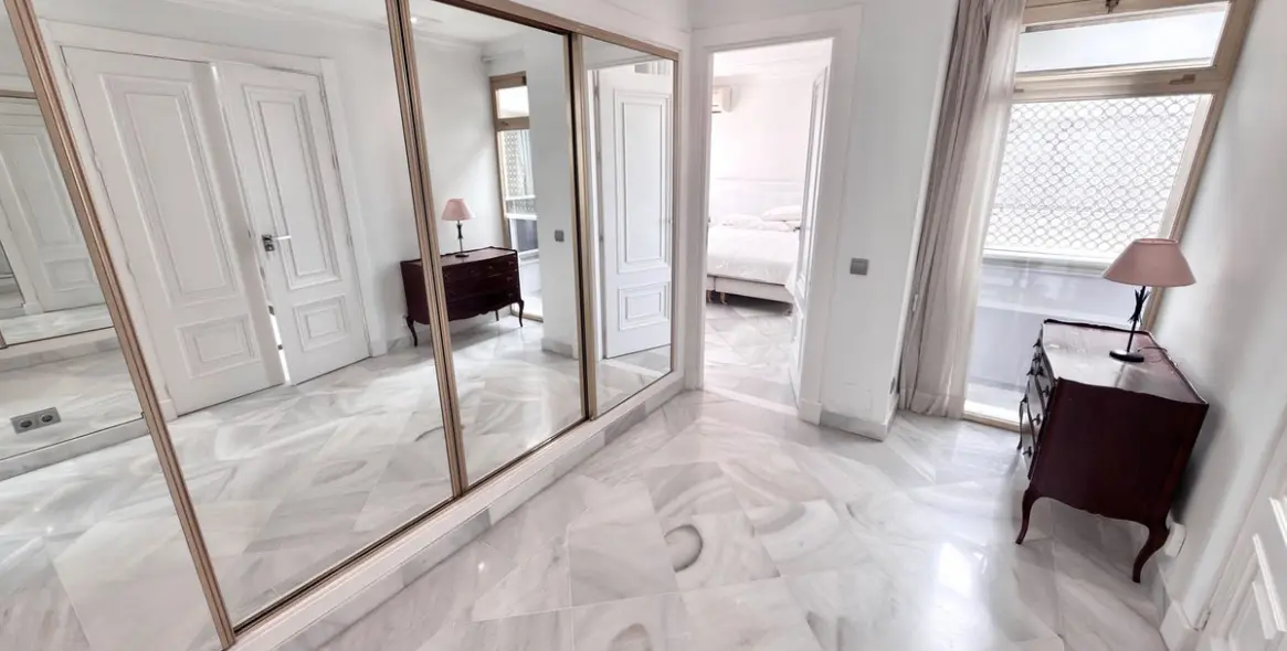 Долгосрочная аренда двухуровневых апартаментов в Puerto Banús 51