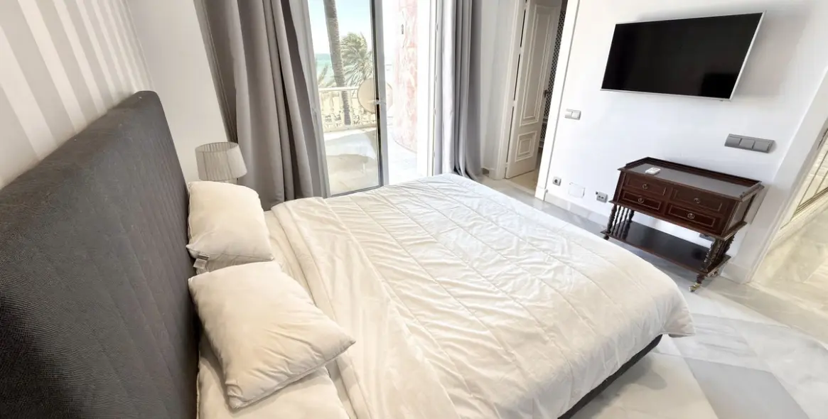 Долгосрочная аренда двухуровневых апартаментов в Puerto Banús 54