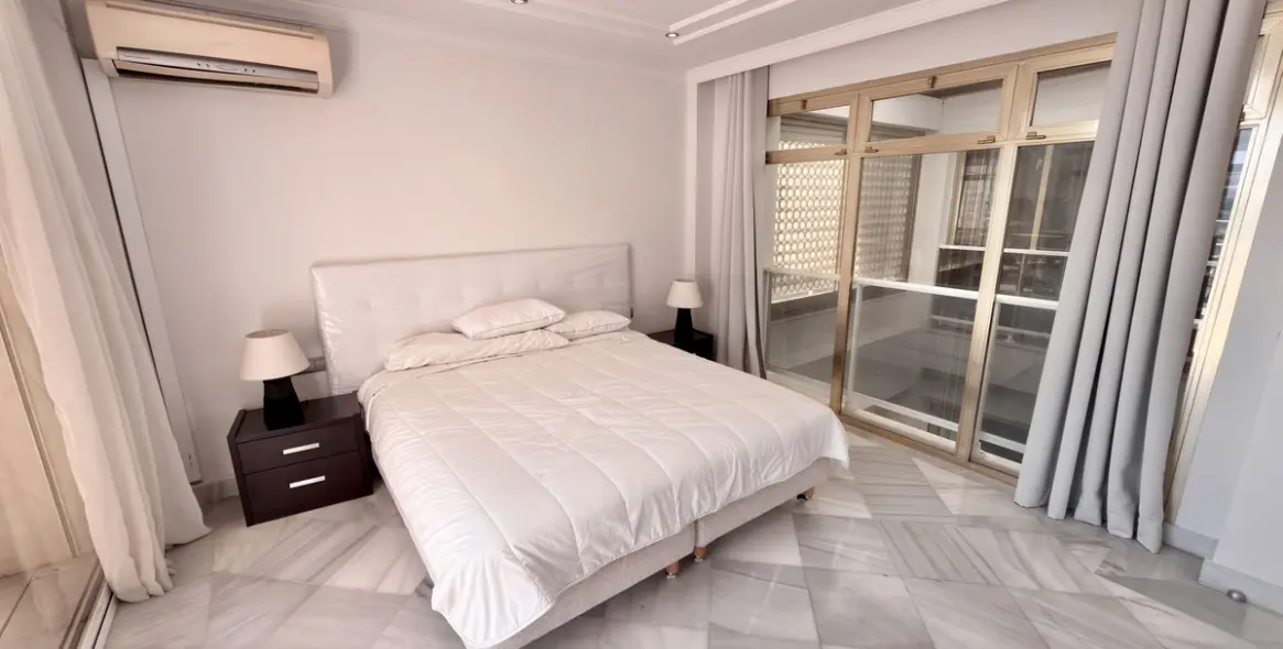 Долгосрочная аренда двухуровневых апартаментов в Puerto Banús 58