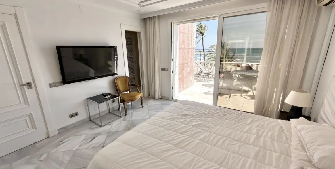 Долгосрочная аренда двухуровневых апартаментов в Puerto Banús 64