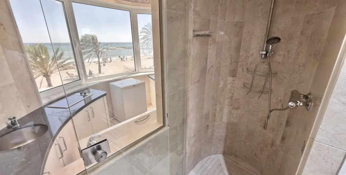 Долгосрочная аренда двухуровневых апартаментов в Puerto Banús 70