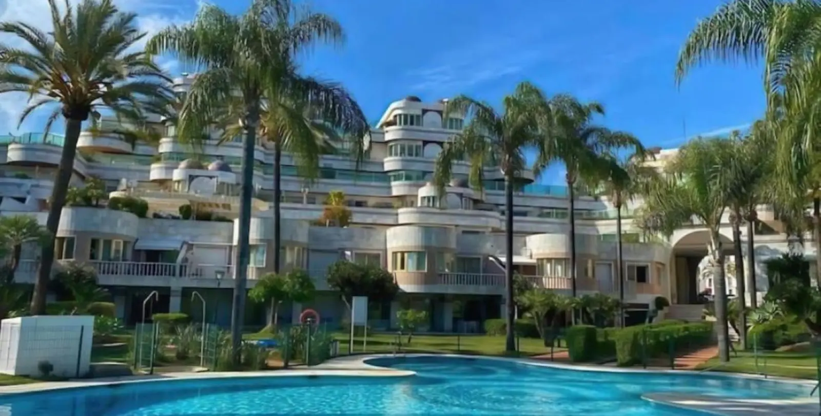 Alquiler a largo plazo de dúplex en Puerto Banús 1