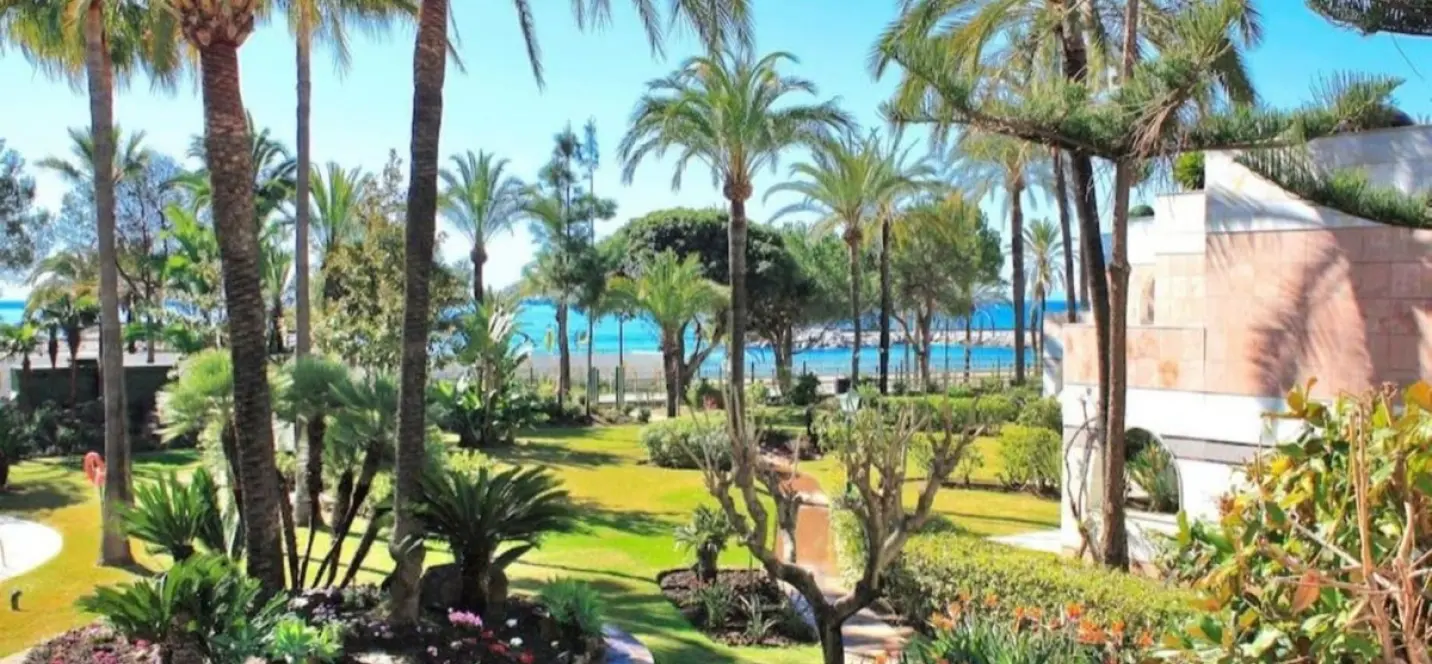 Долгосрочная аренда двухуровневых апартаментов в Puerto Banús 1