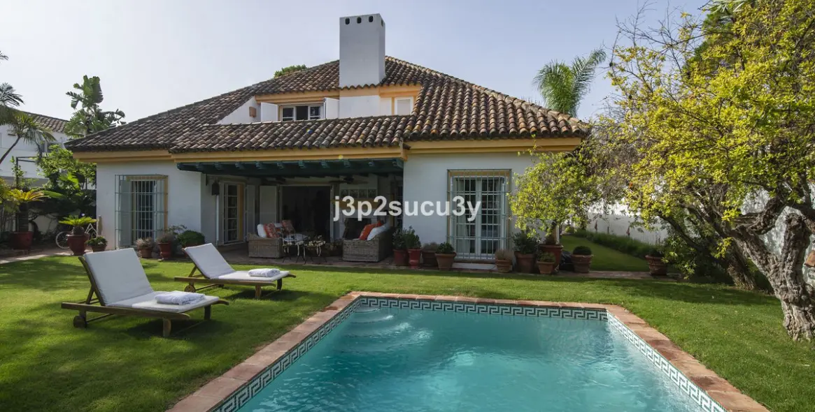 Long-term rent of detached villa in Benamara 26