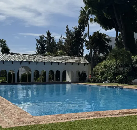 Апартаменты на первом этаже R5169424