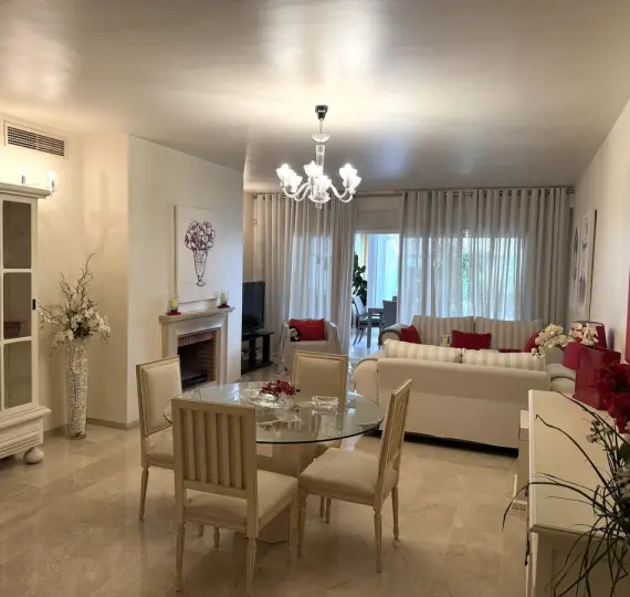 Апартаменты на первом этаже R5169424