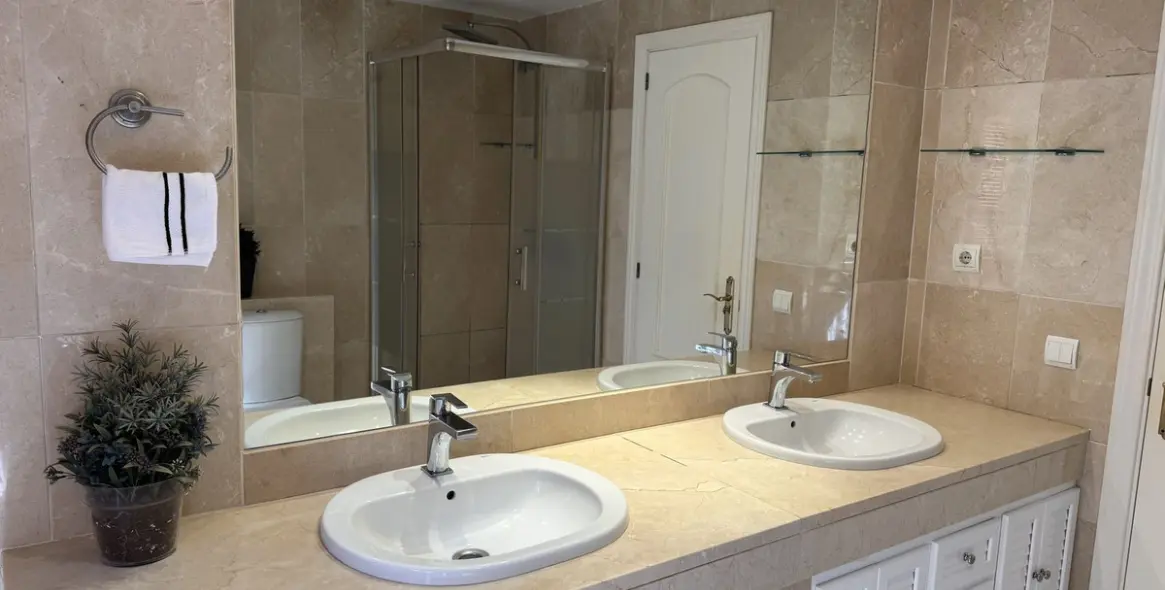 Long-term rent of ground floor apartment in Marbella 22