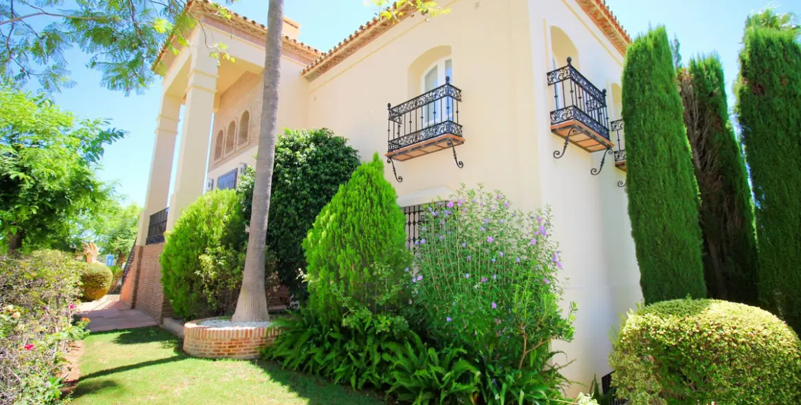 Long-term rent of detached villa in Los Arqueros 1