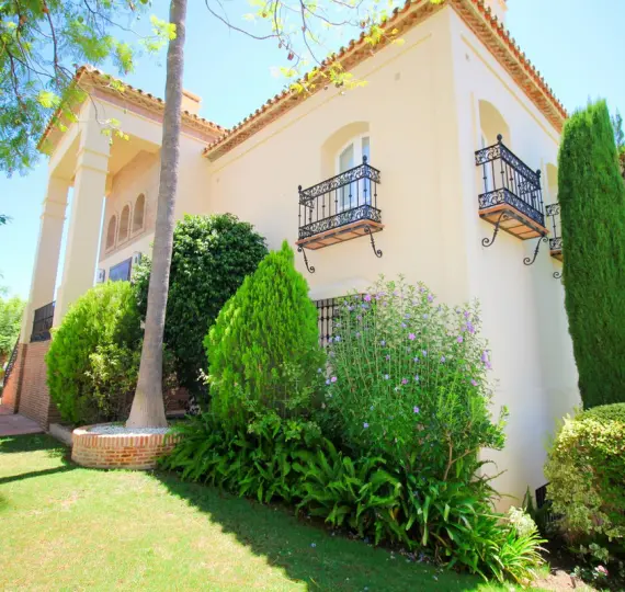 Long-term rent of detached villa in Los Arqueros